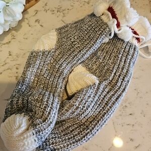 Avon Ladies Cozy Lounge Socks